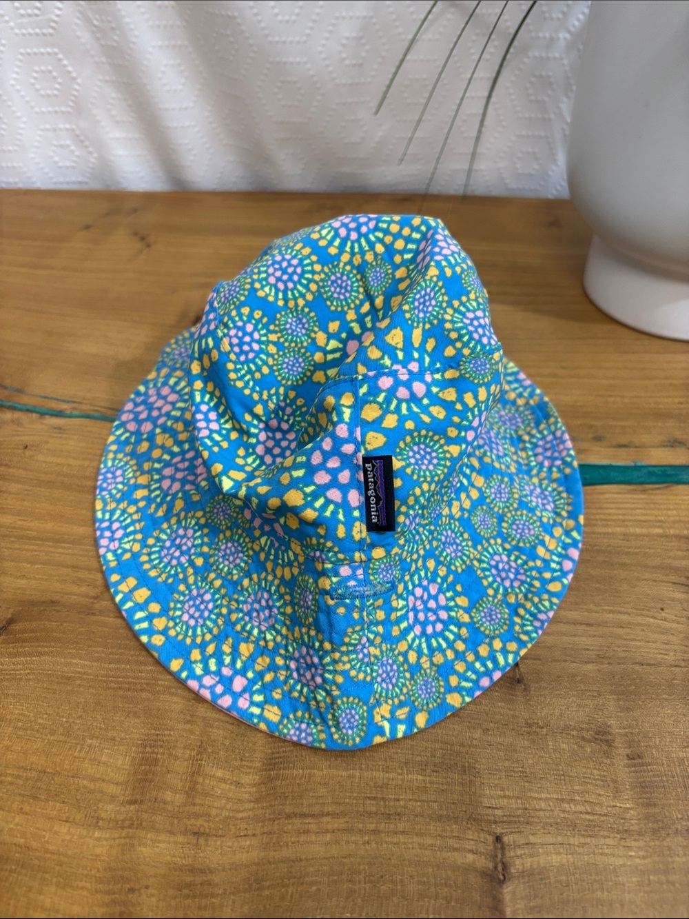 Patagonia kids Blue pink reversible Sun Hat